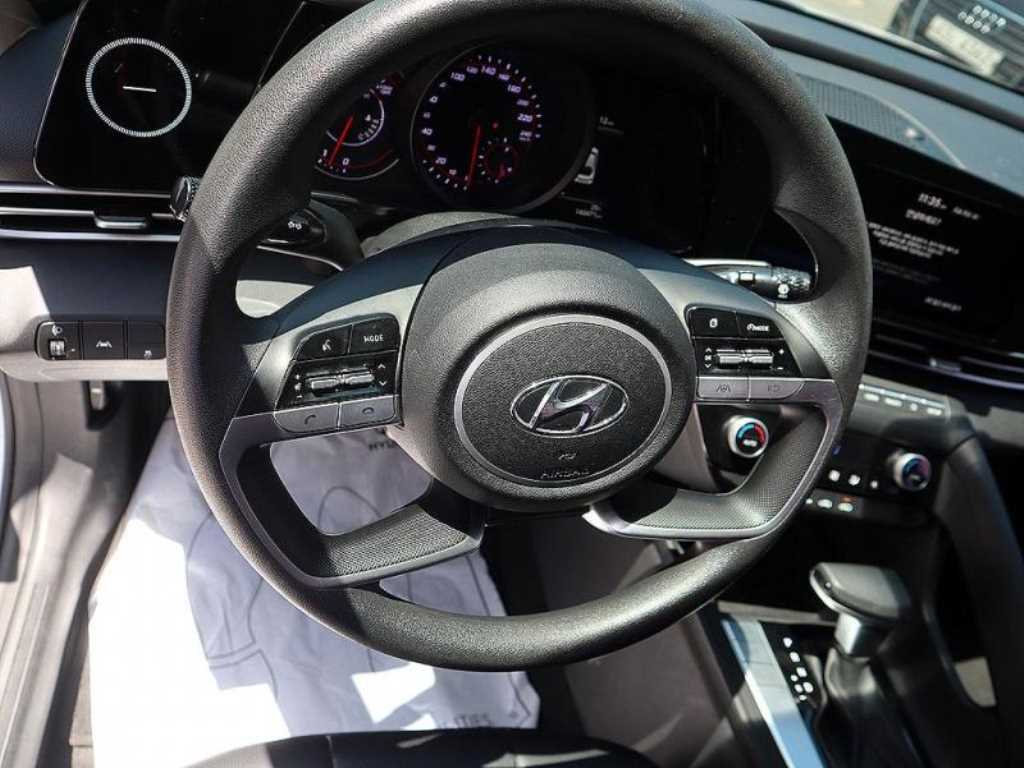 HYUNDAI Avante - Vista 8