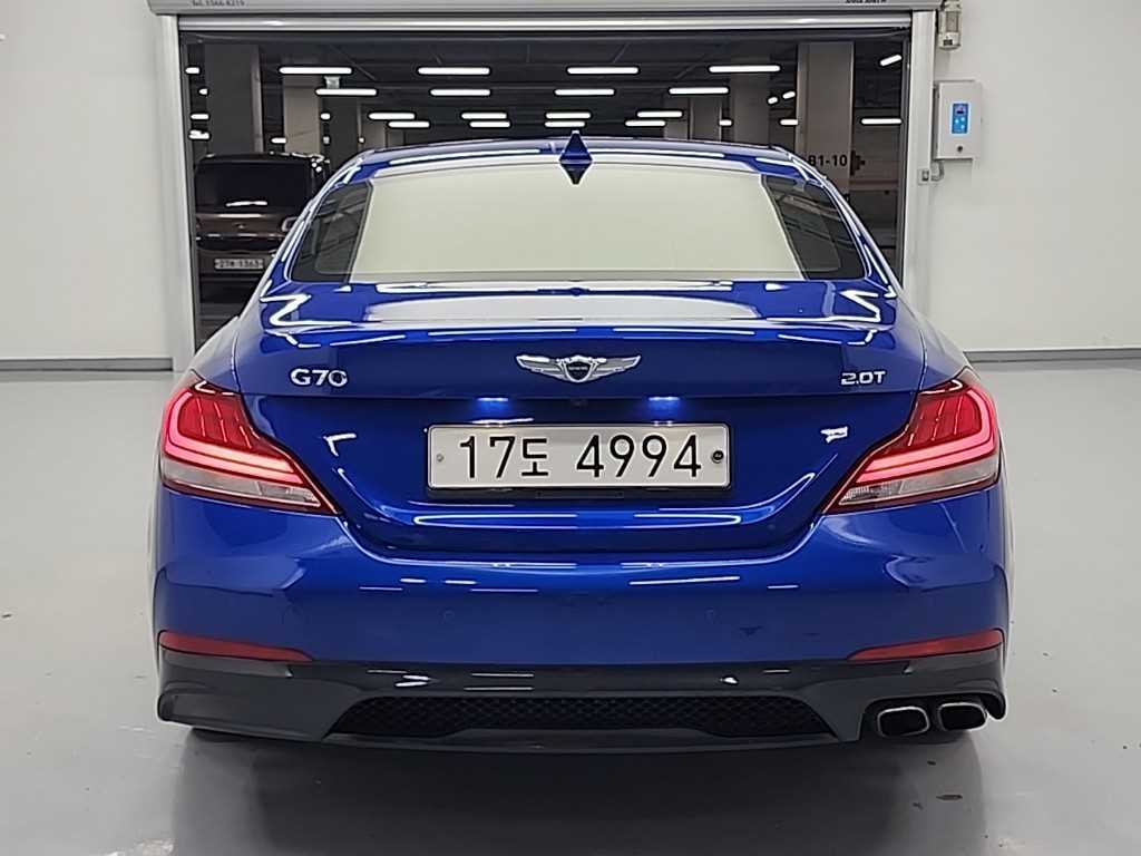 Genesis G70 - Vista 3