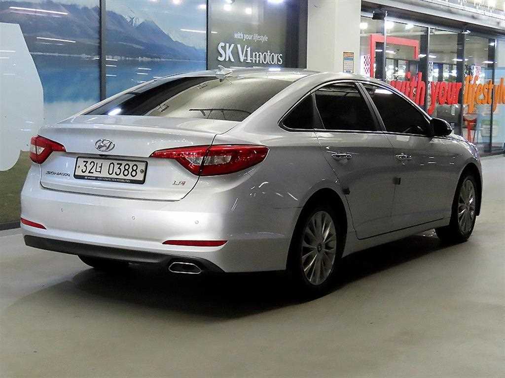 HYUNDAI Sonata - Vista 4