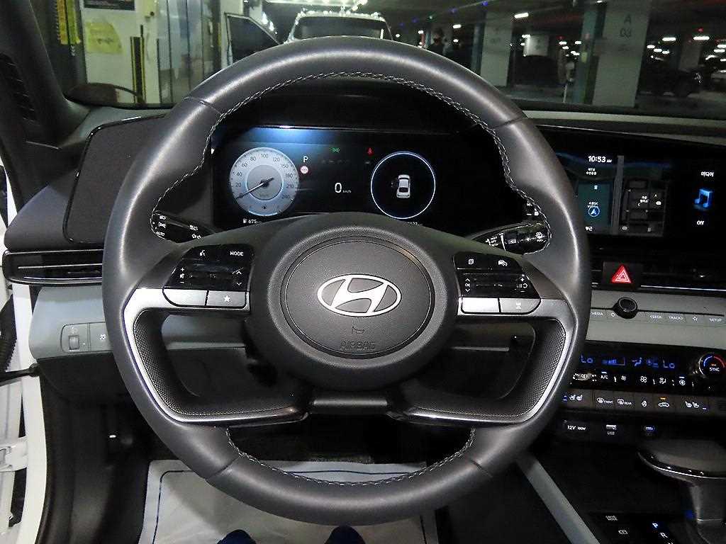 HYUNDAI Avante - Vista 8
