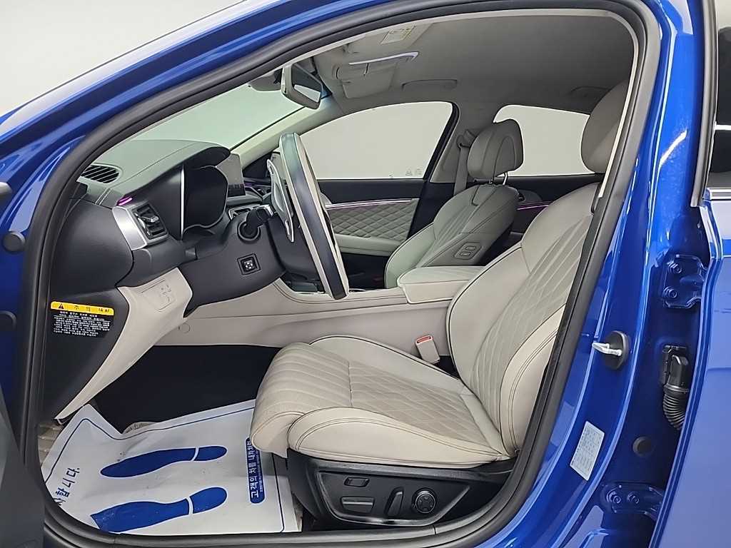 Genesis G70 - Vista 11