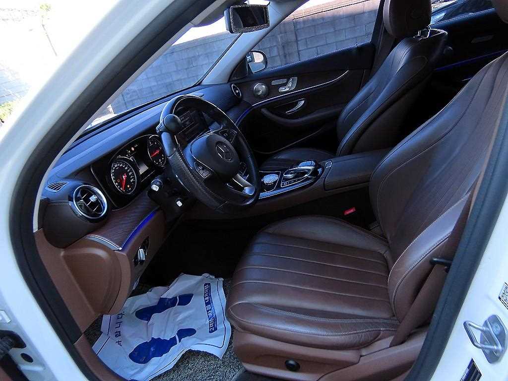 Mercedes Benz E class - Vista 5