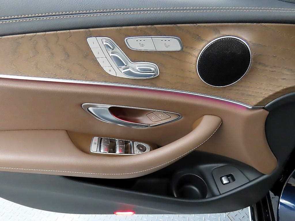 Mercedes Benz E class - Vista 11