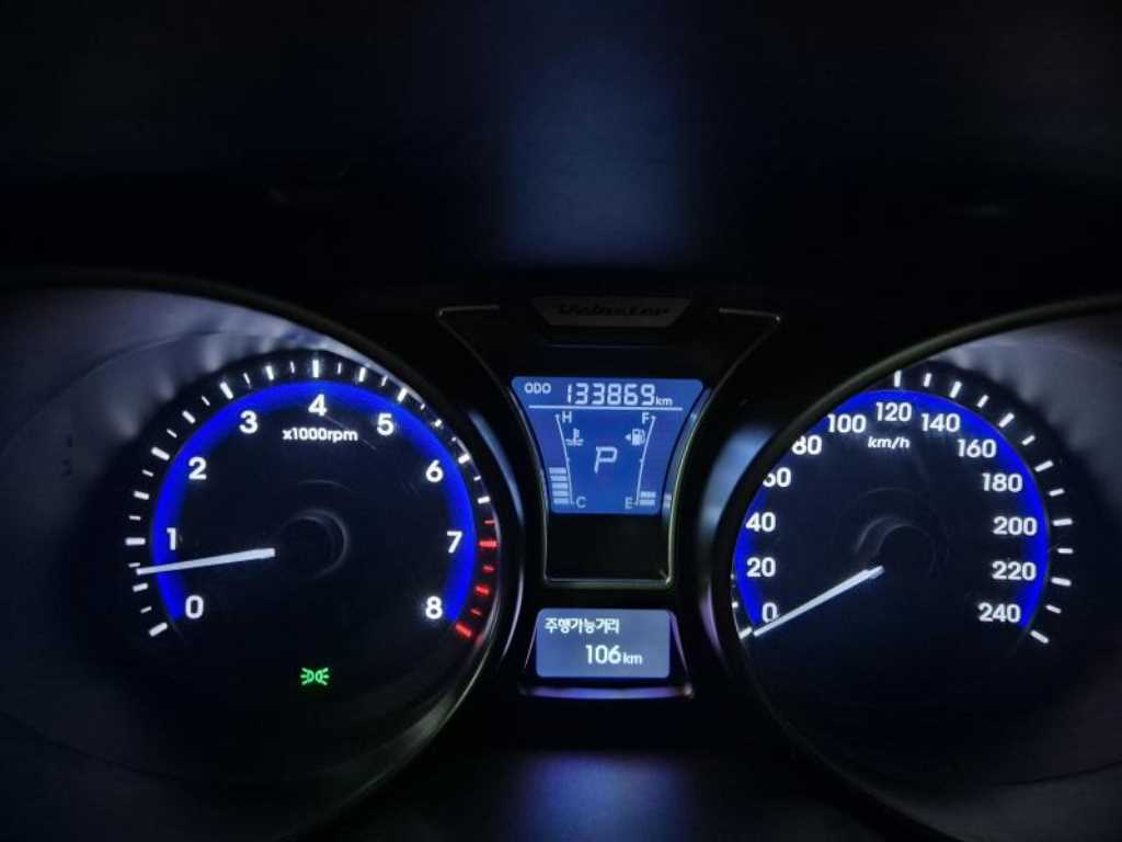 HYUNDAI Veloster - Vista 11