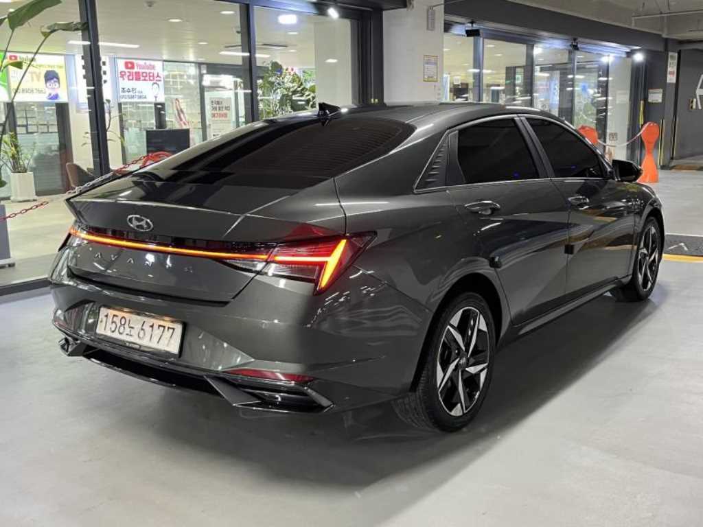 HYUNDAI Avante - Vista 4