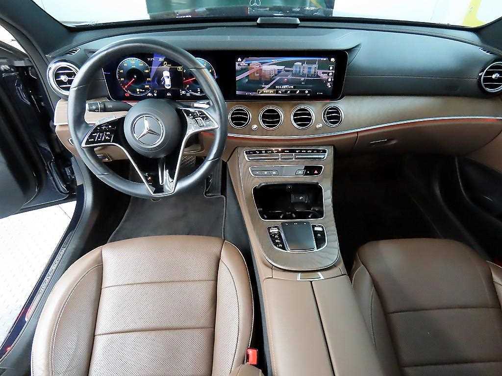 Mercedes Benz E class - Vista 7
