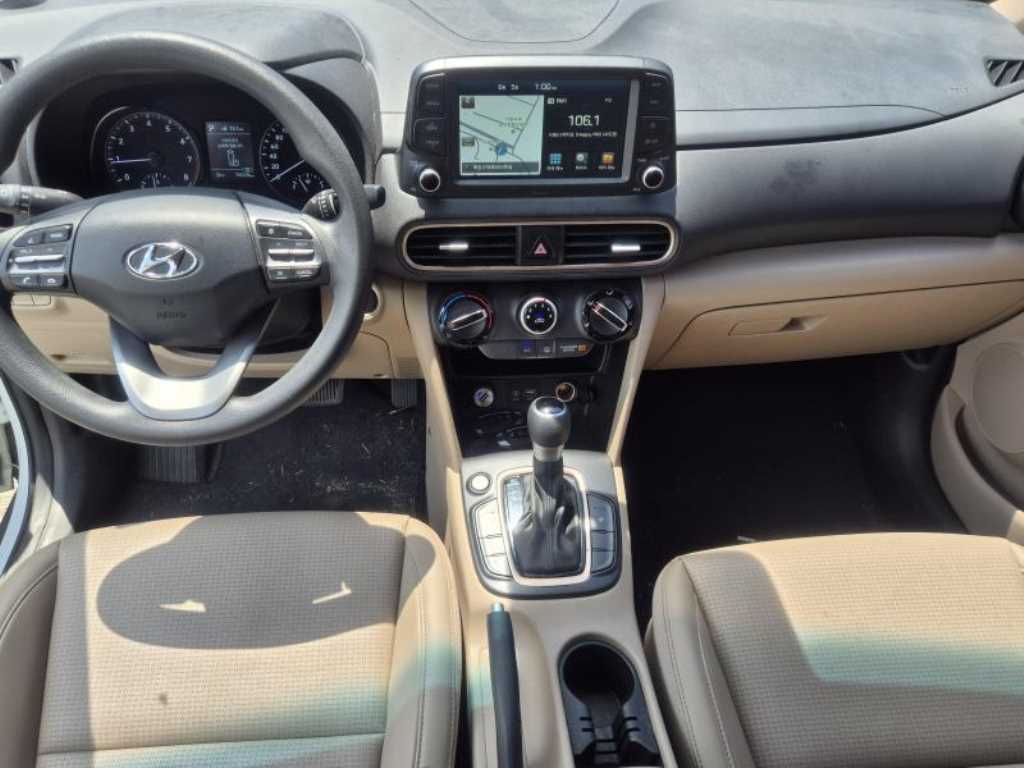 HYUNDAI Kona - Vista 7