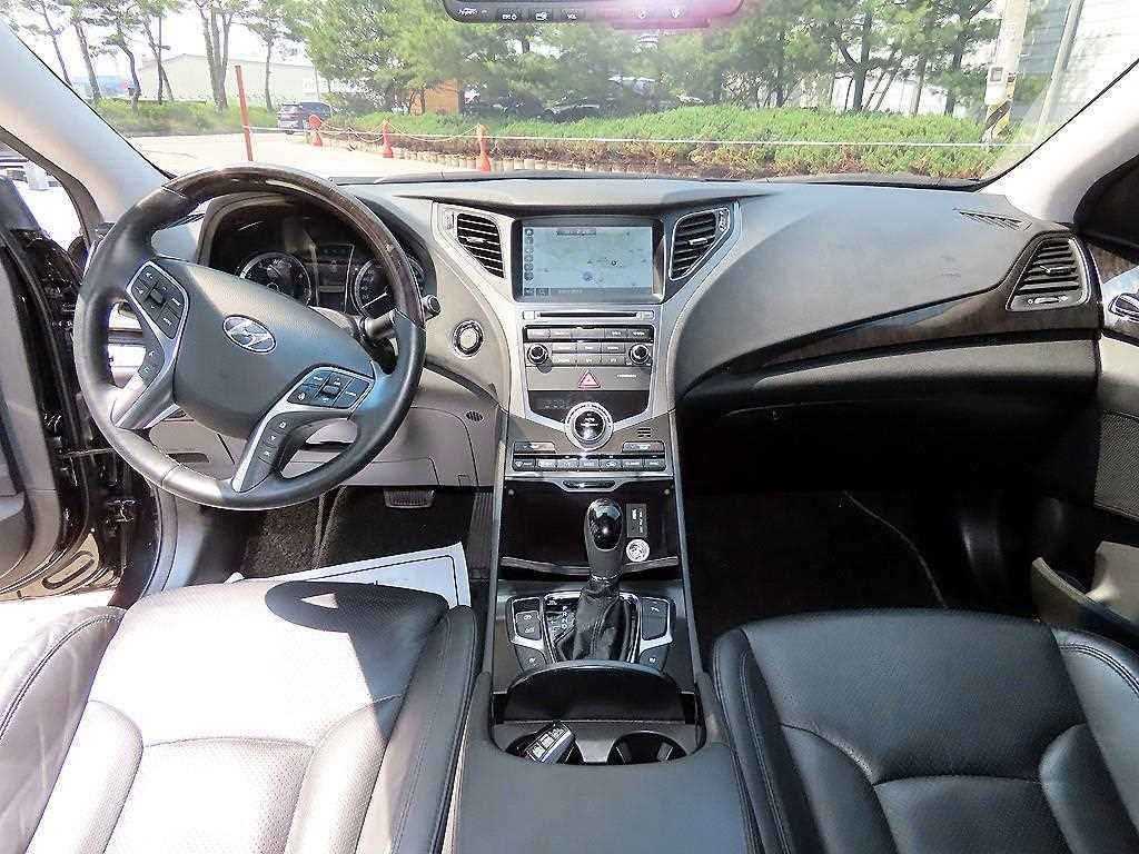 HYUNDAI Grandeur - Vista 7
