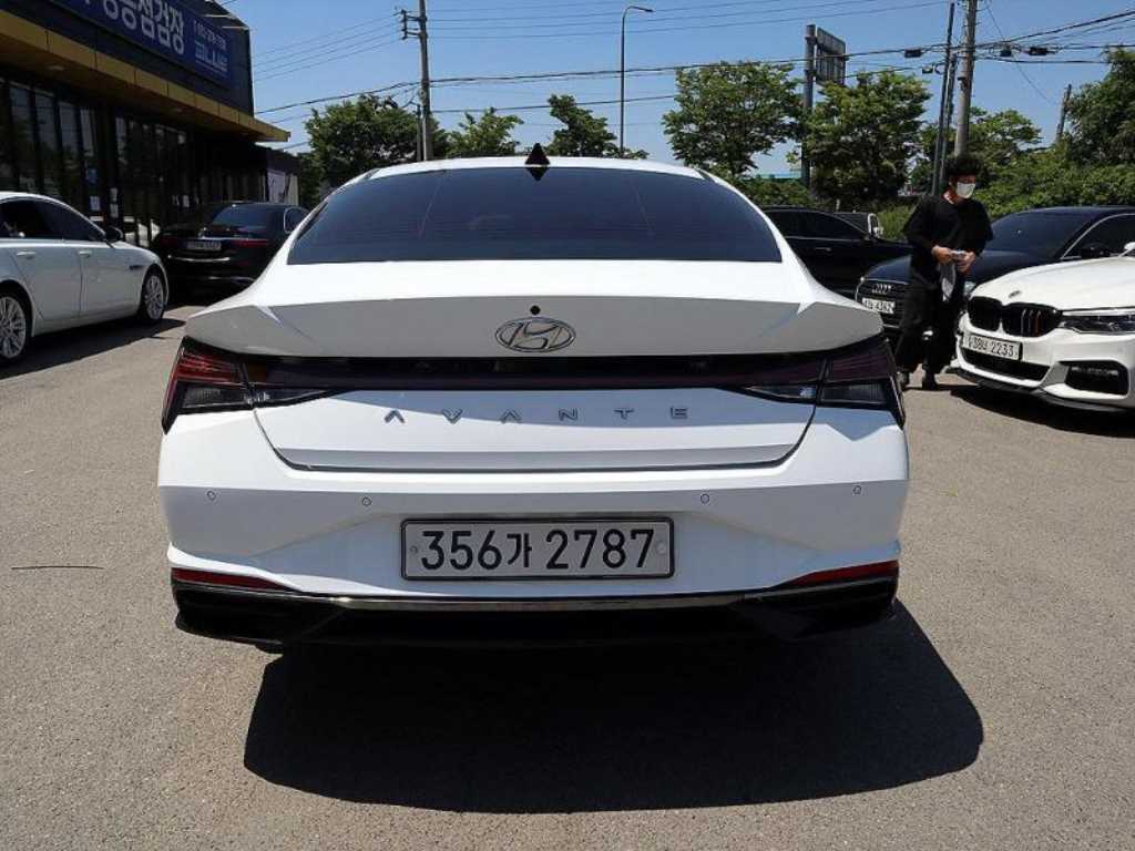 HYUNDAI Avante - Vista 4