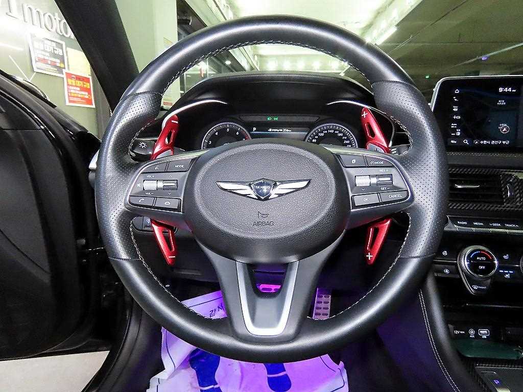 Genesis G70 - Vista 8