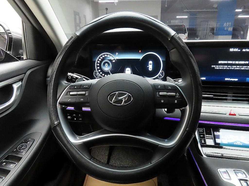 HYUNDAI Grandeur - Vista 7
