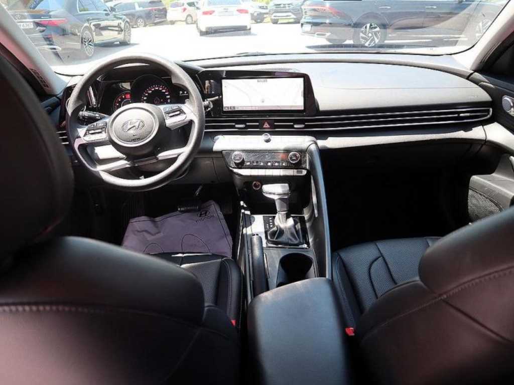 HYUNDAI Avante - Vista 7