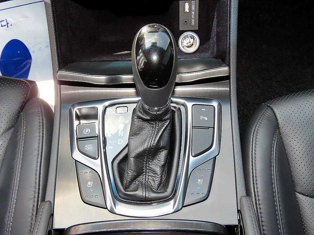 HYUNDAI Grandeur - Vista 10