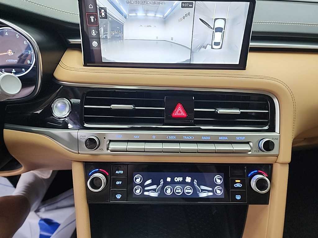 Genesis G70 - Vista 10