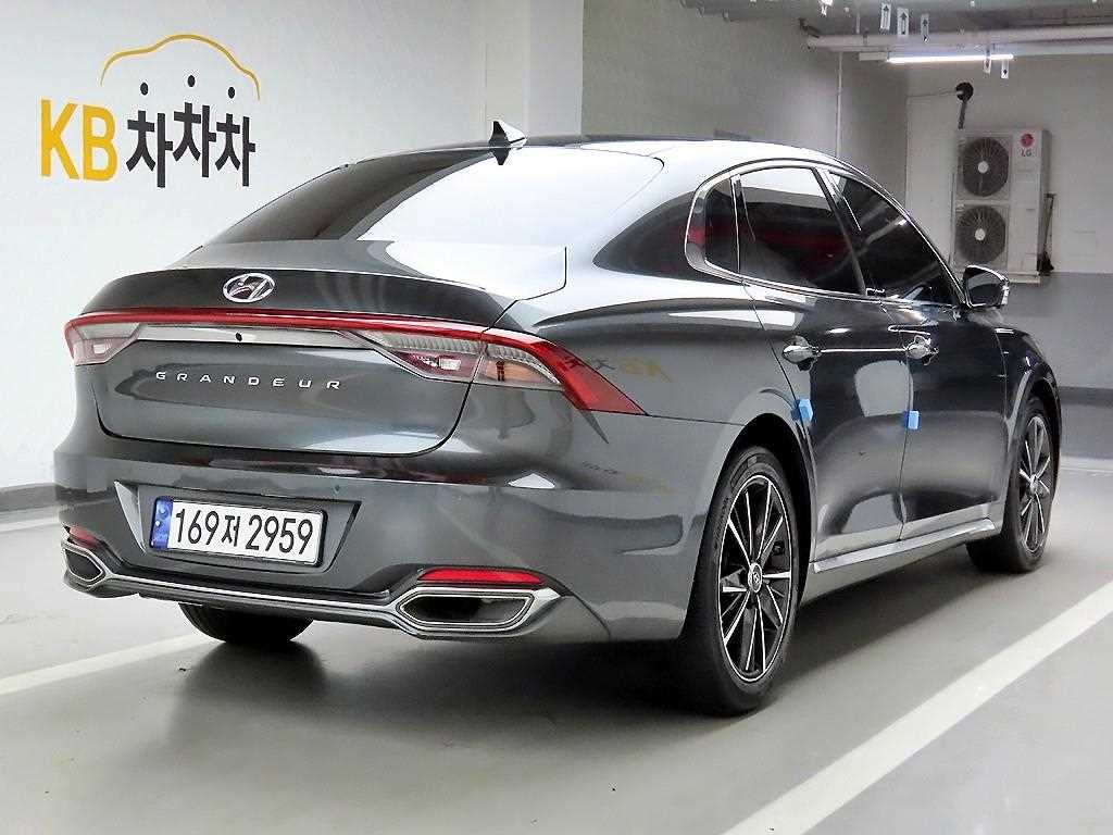 HYUNDAI Grandeur - Vista 4