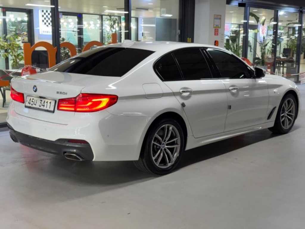 BMW 5 Series - Vista 4