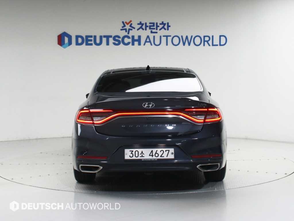 HYUNDAI Grandeur - Vista 4