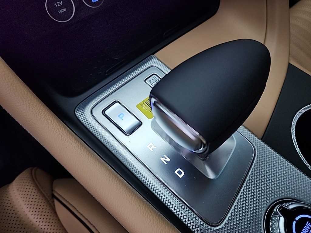Genesis G70 - Vista 8