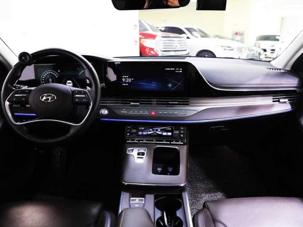 HYUNDAI Grandeur - Vista 12