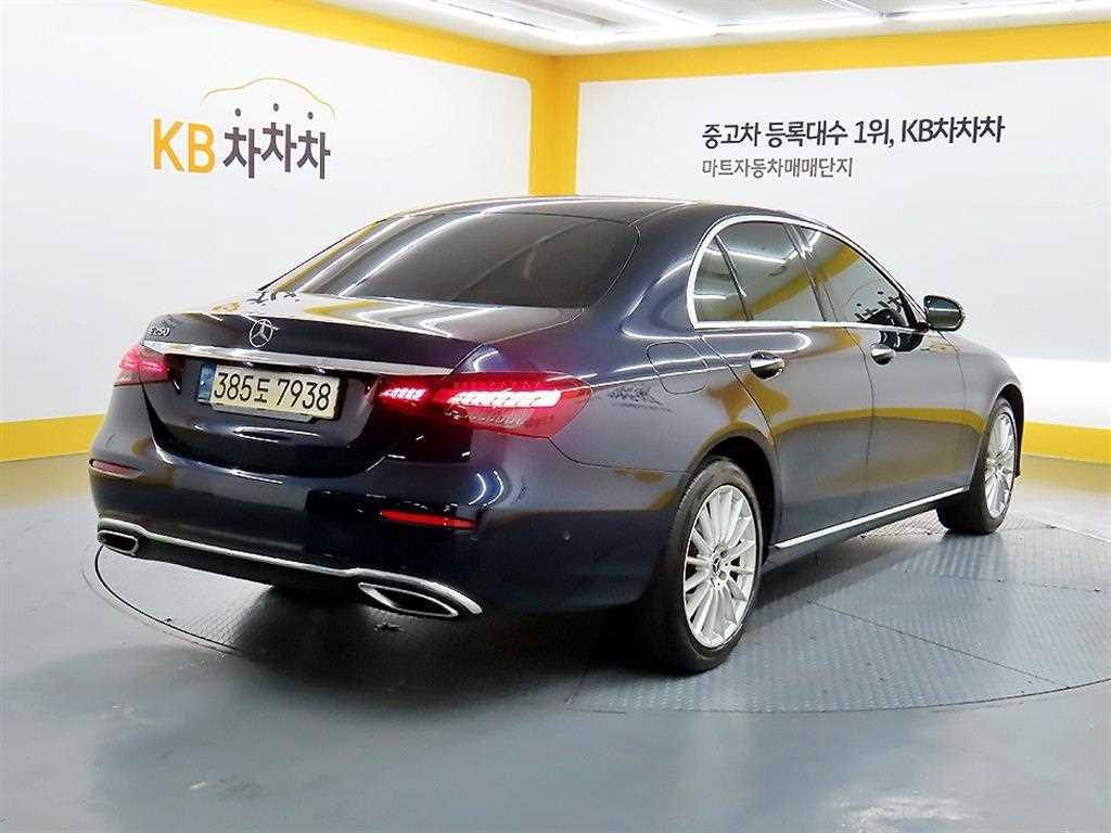 Mercedes Benz E class - Vista 2