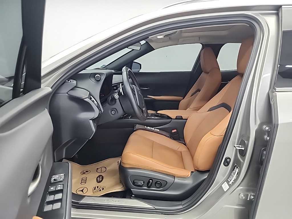 Lexus UX - Vista 11