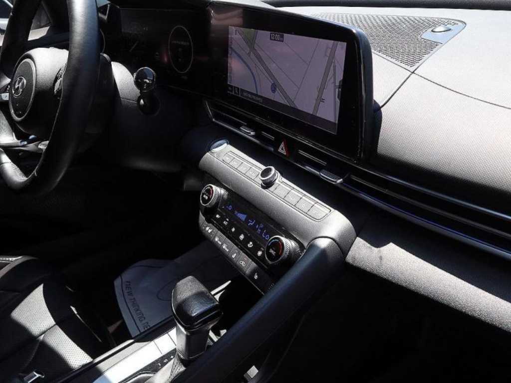 HYUNDAI Avante - Vista 11