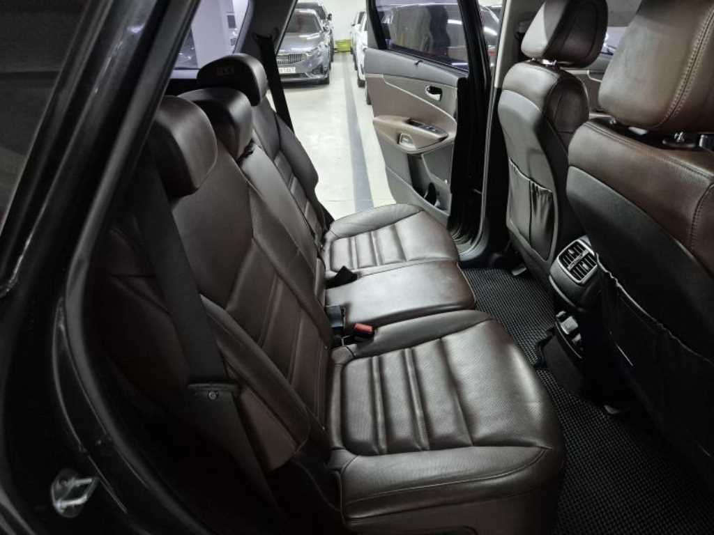KIA Sorento - Vista 8