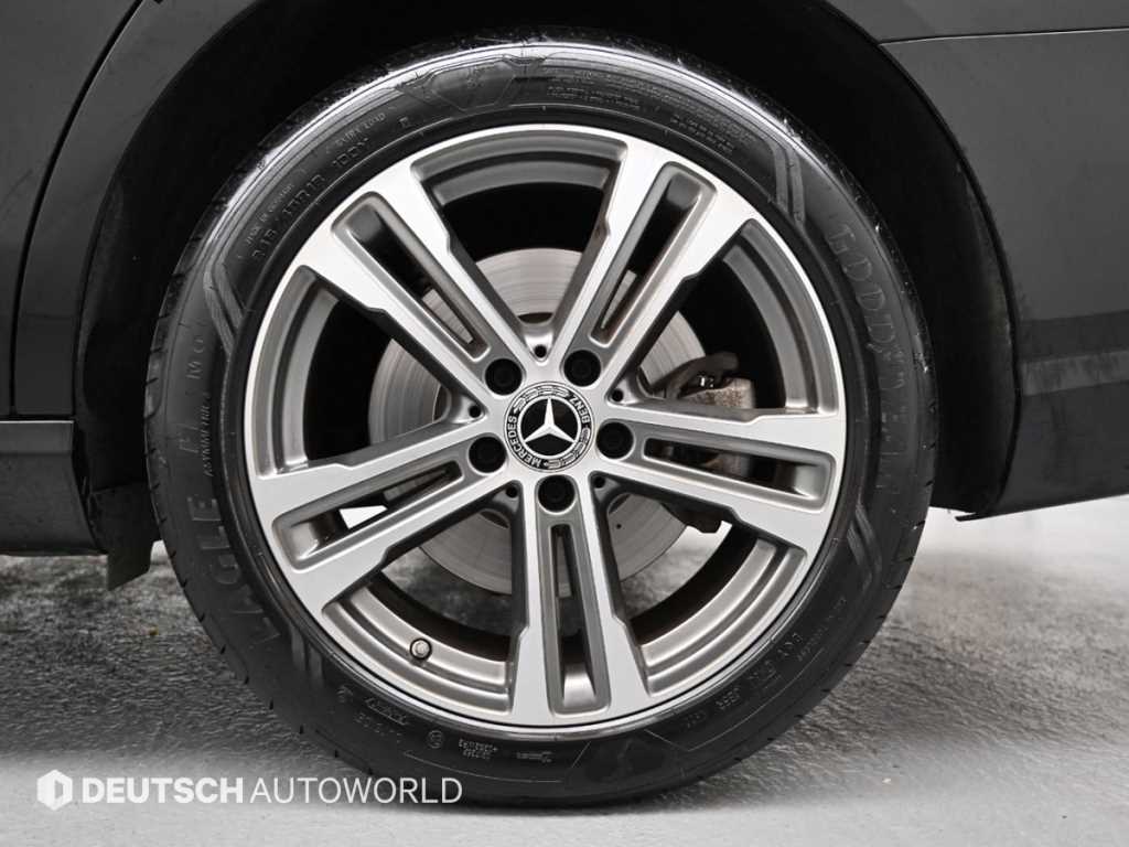 Mercedes Benz E class - Vista 5