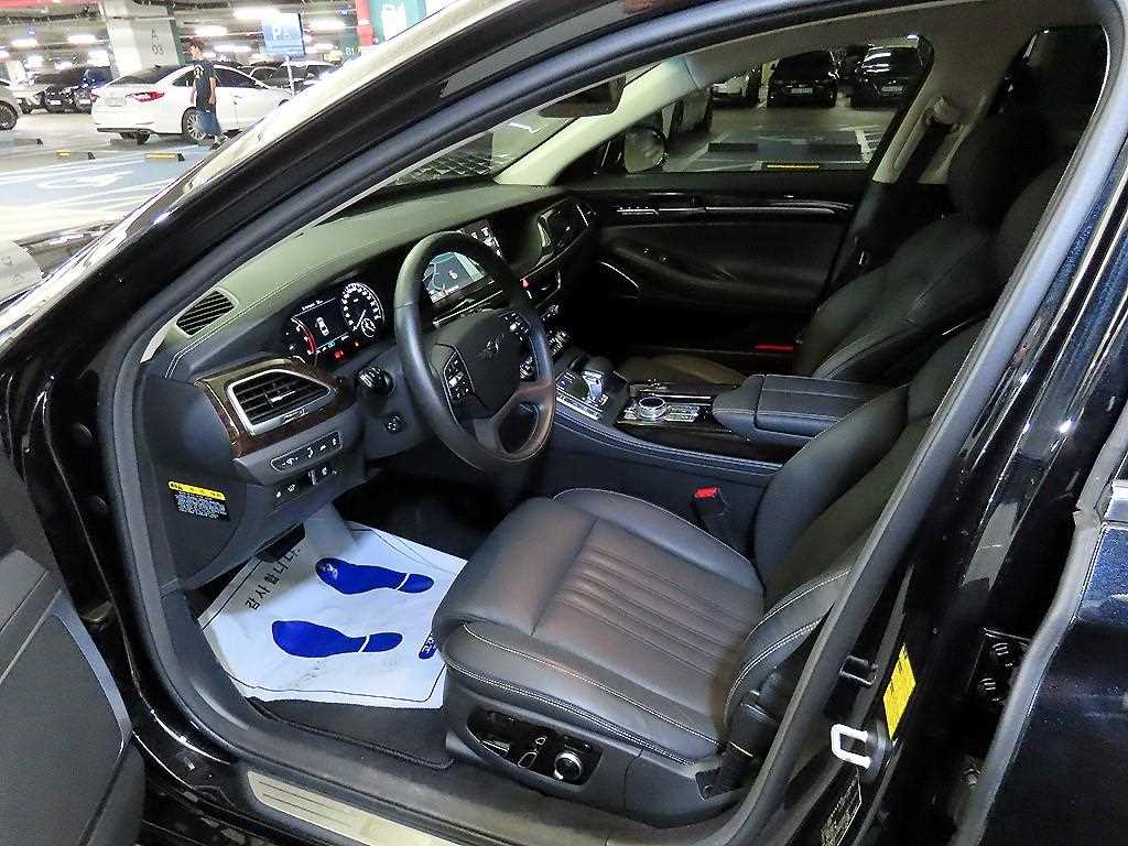 Genesis G90 - Vista 6