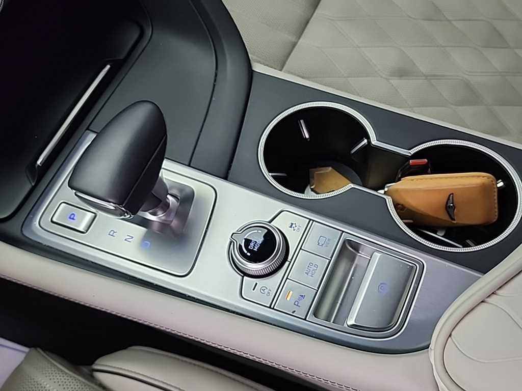 Genesis G70 - Vista 8