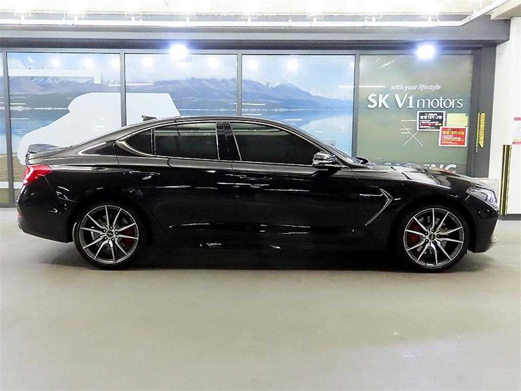 Genesis G70 - Vista 3