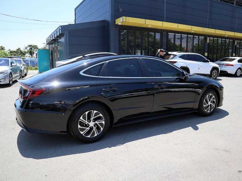 HYUNDAI Sonata - Vista 3