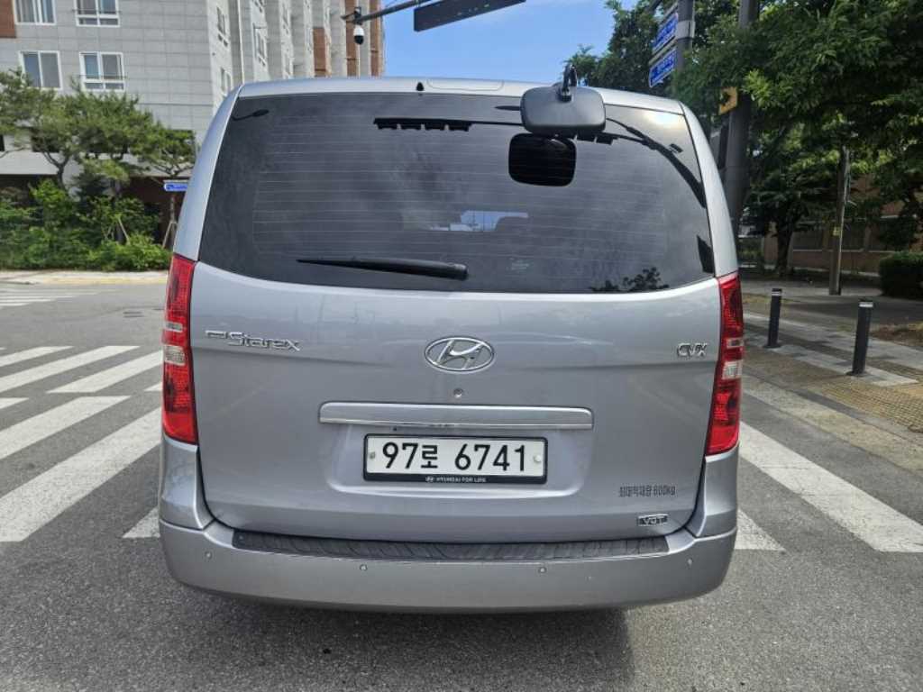 HYUNDAI Starex - Vista 4