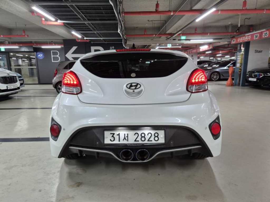 HYUNDAI Veloster - Vista 4