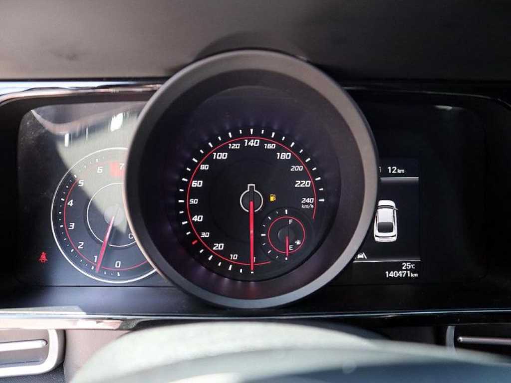 HYUNDAI Avante - Vista 9