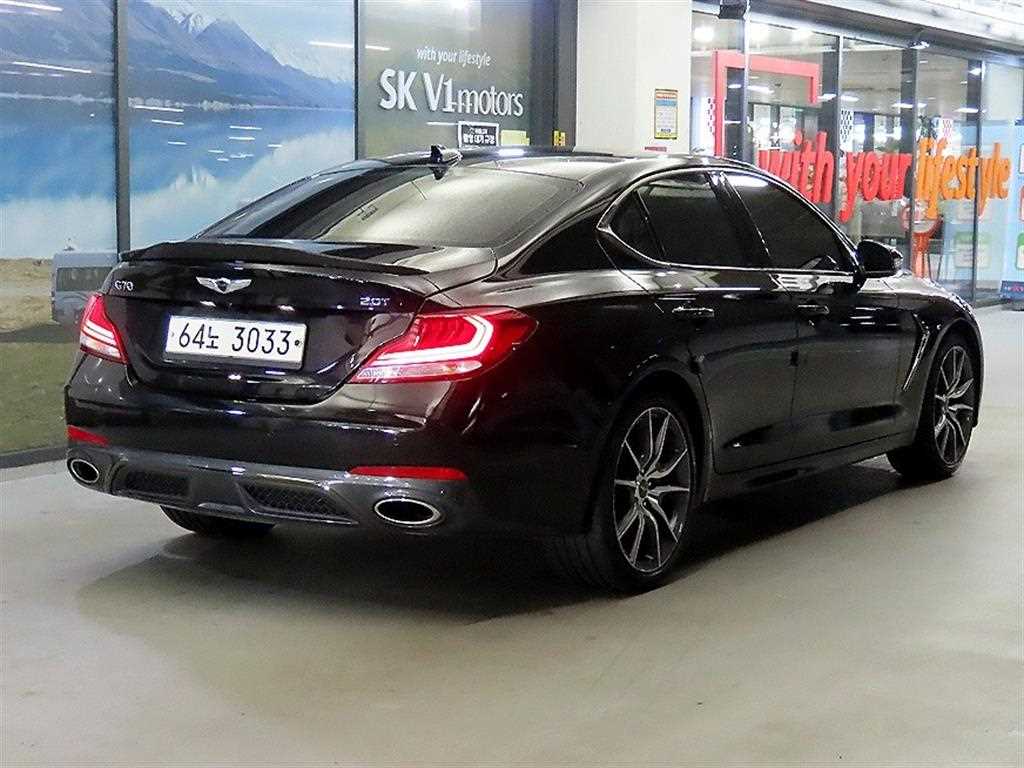 Genesis G70 - Vista 4