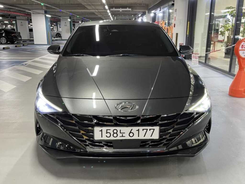HYUNDAI Avante - Vista 2