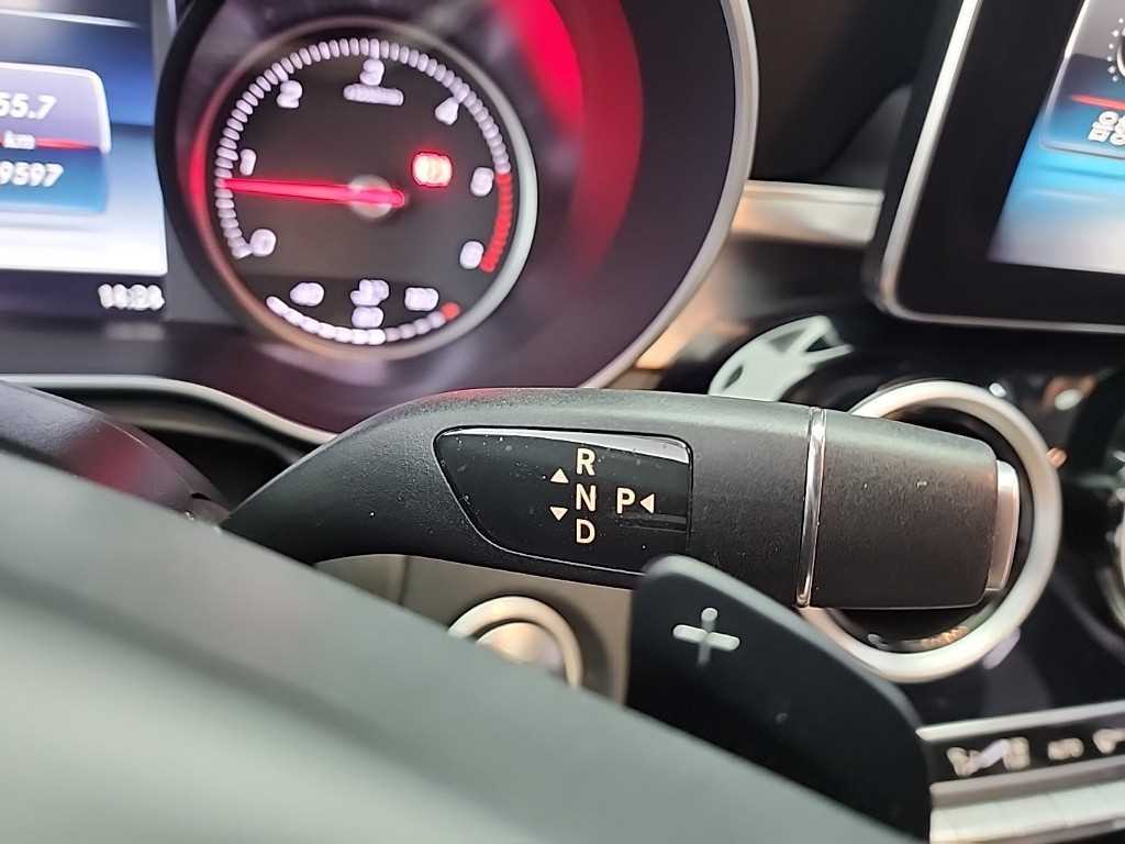 Mercedes Benz C Class - Vista 9