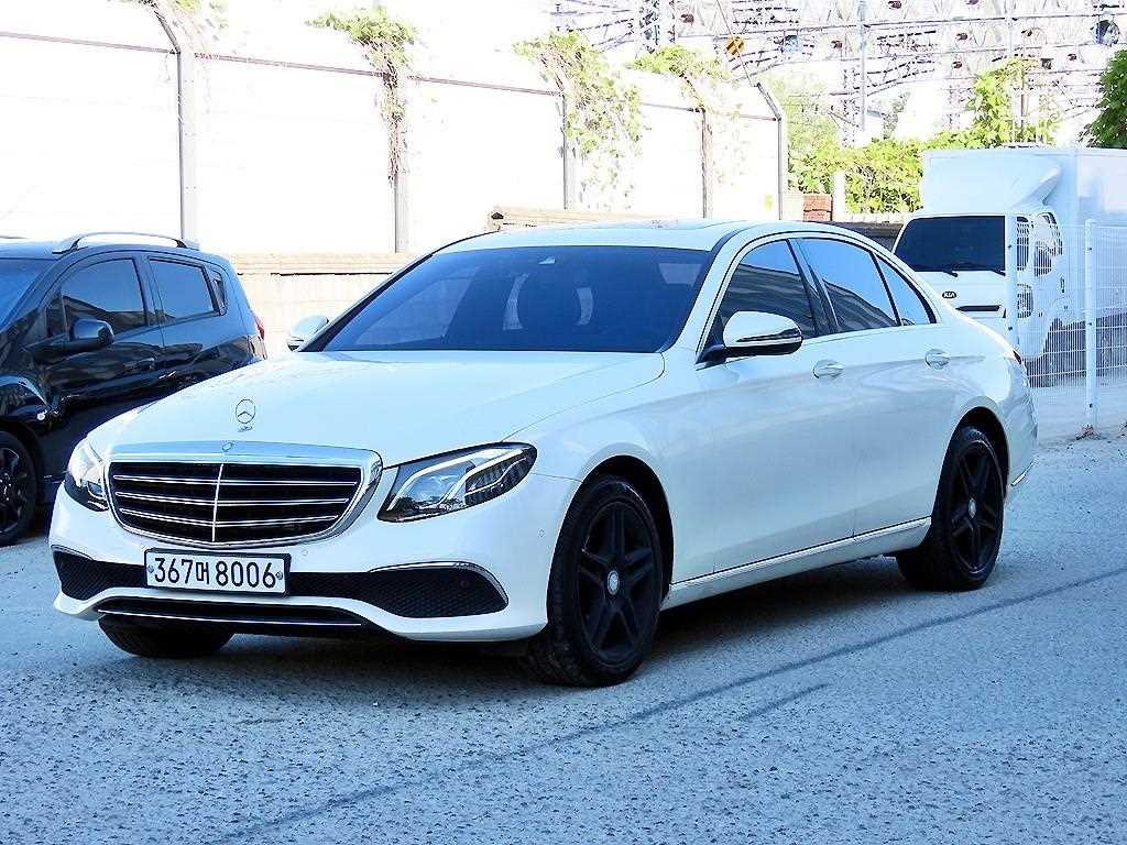 Mercedes Benz E class - Vista 2