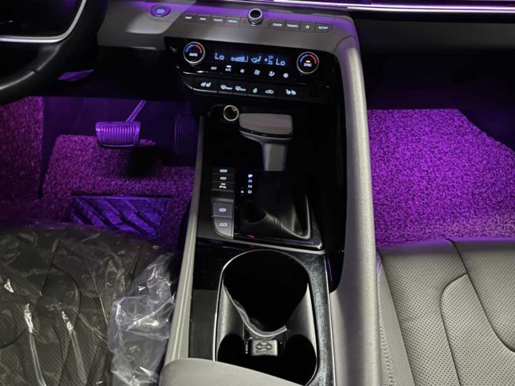 HYUNDAI Avante - Vista 12