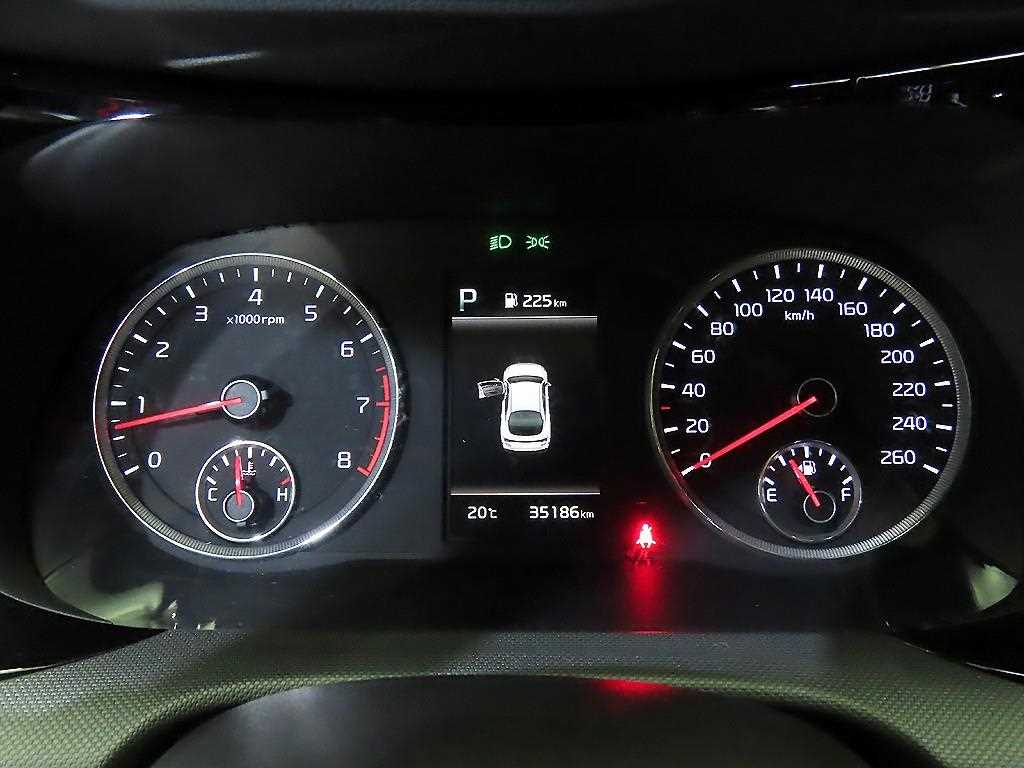 KIA K5 - Vista 9