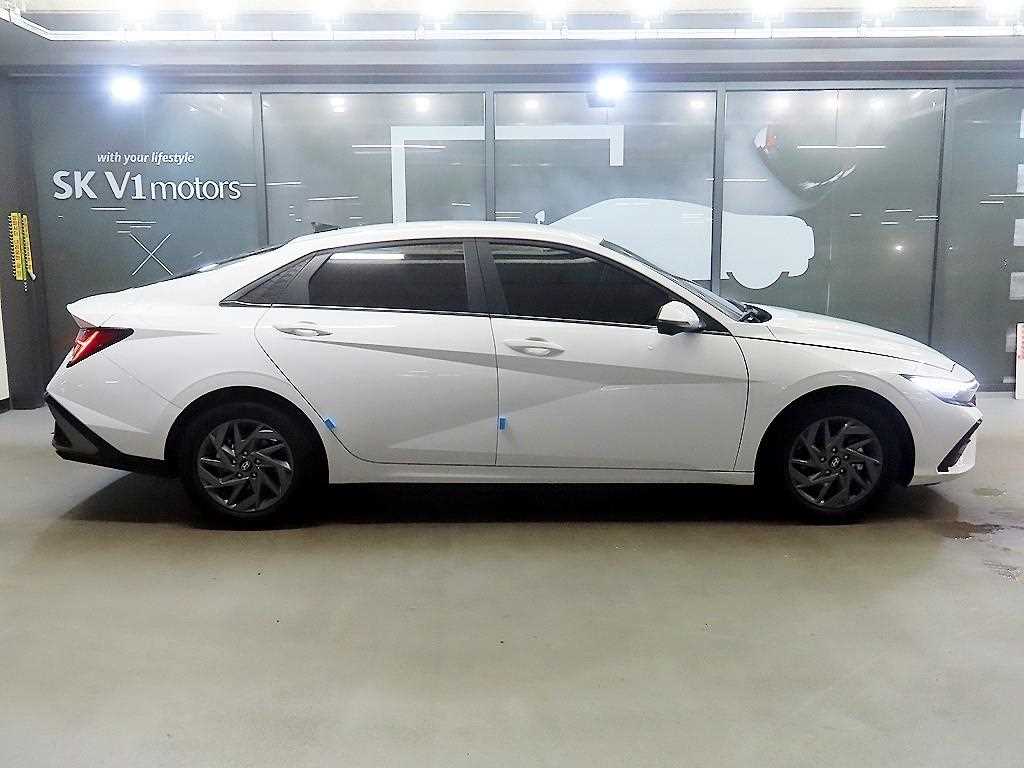HYUNDAI Avante - Vista 3