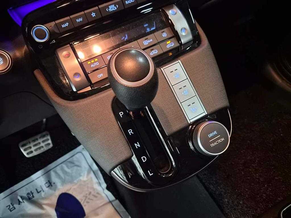 HYUNDAI Casper - Vista 11
