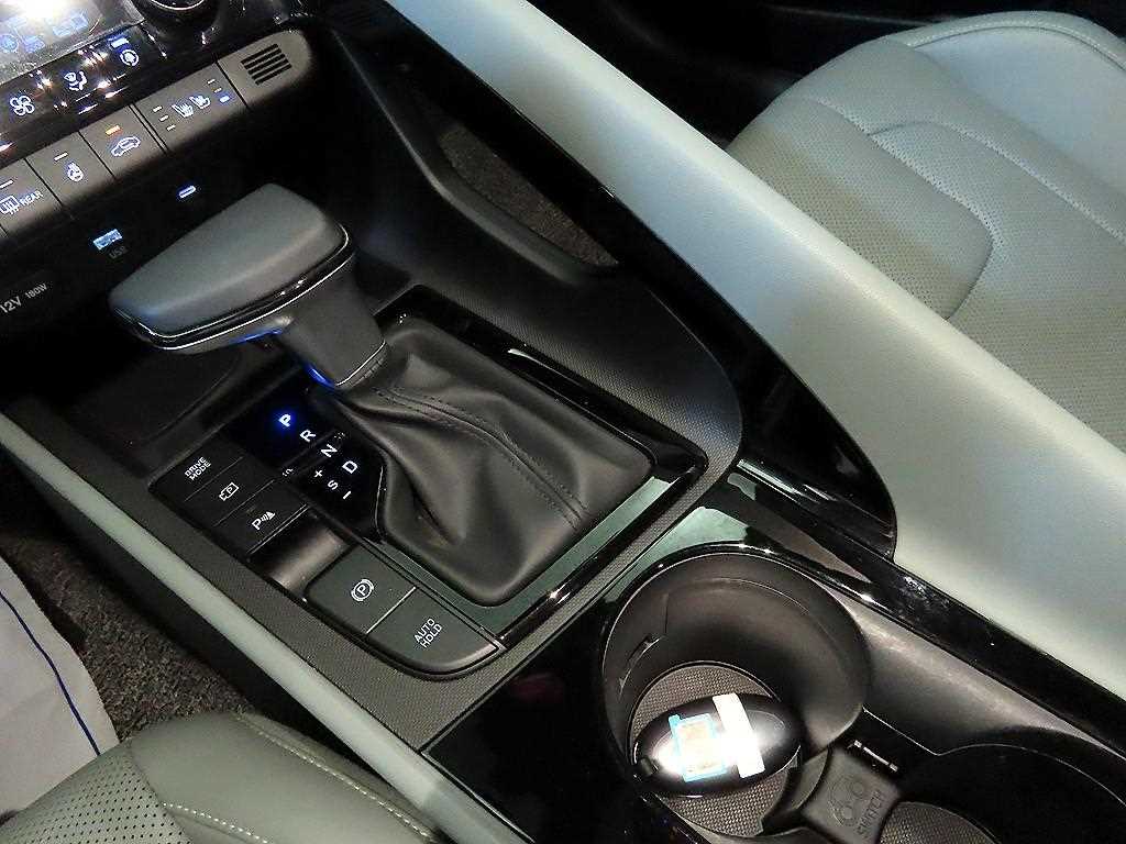 HYUNDAI Avante - Vista 12