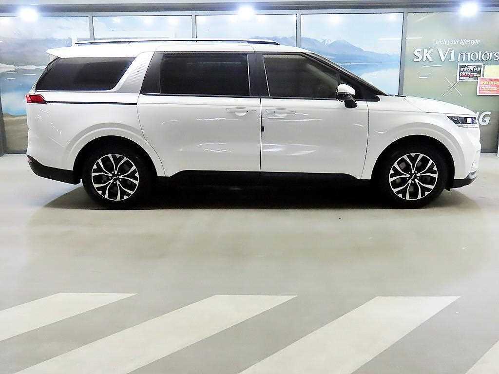 KIA Carnival - Vista 3