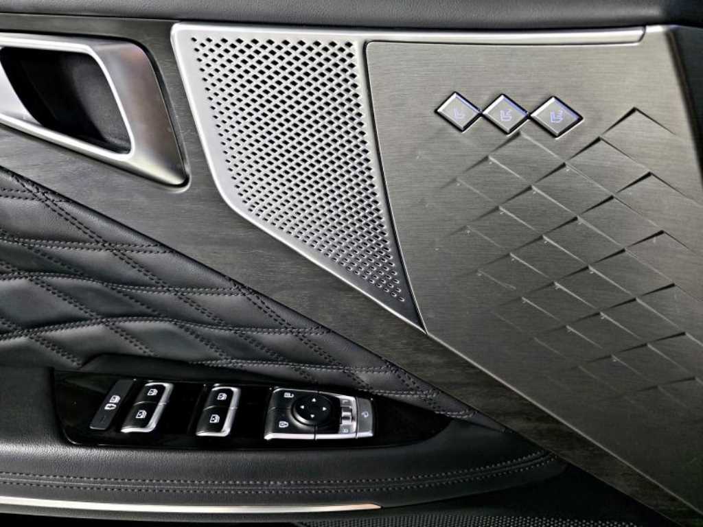 KIA K8 - Vista 12