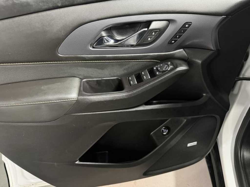 Chevrolet Travers - Vista 8