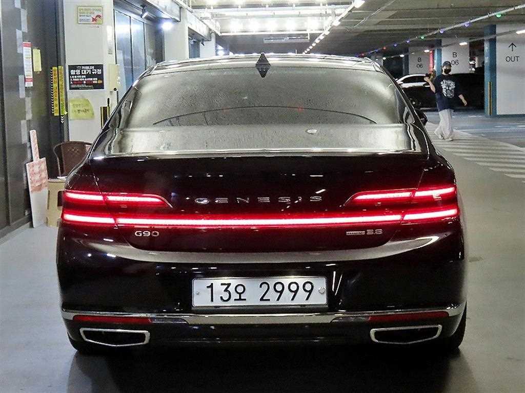 Genesis G90 - Vista 5