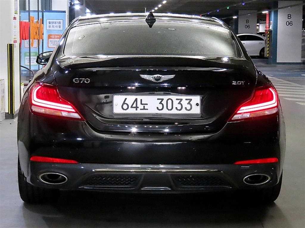 Genesis G70 - Vista 5