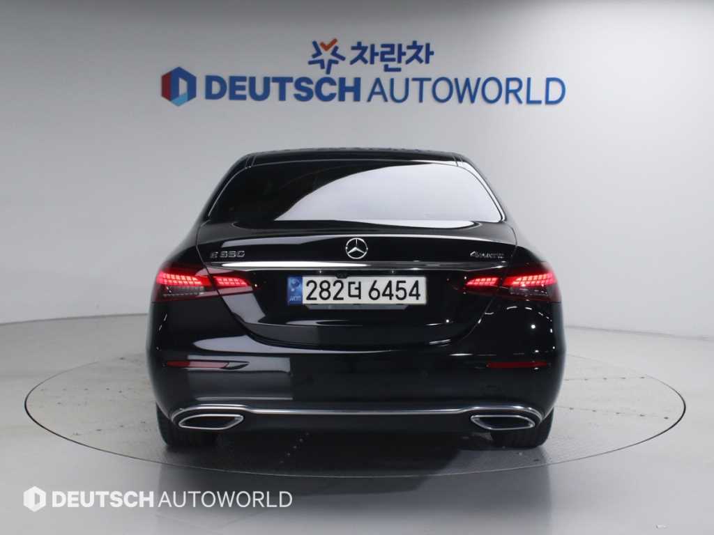 Mercedes Benz E class - Vista 4